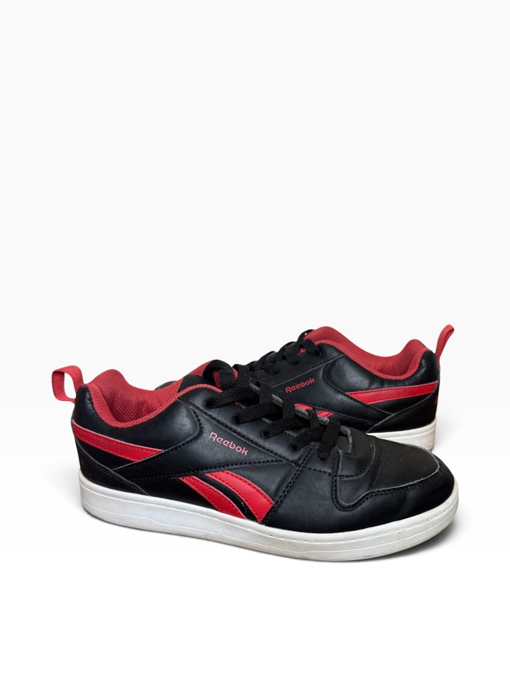 Reebok Black Red Athletic Shoes Sneakers Lace Up Low Top Faux Leather Vegan